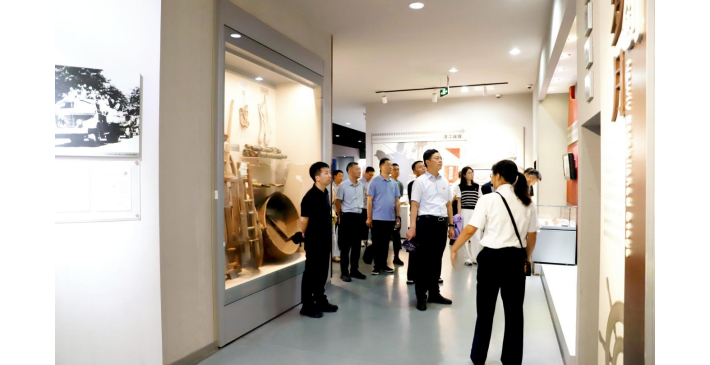 区纪委监委开展庆“八一”主题党日活动